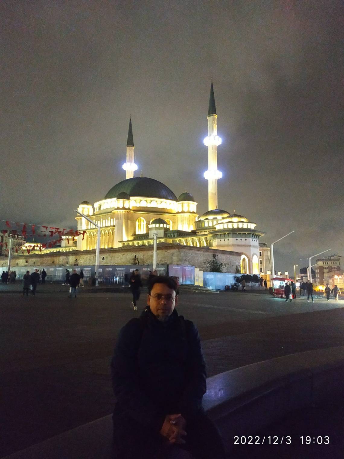 তাকসিম স্কয়ার - ইস্তাম্বুলের অভিযাত্রী ২ - Taksim Square